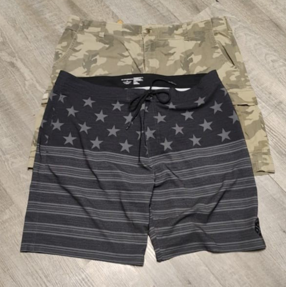 Lee cargo , No Boundary Men’s Brown Cotton Shorts Flat size 42 lot of 2
